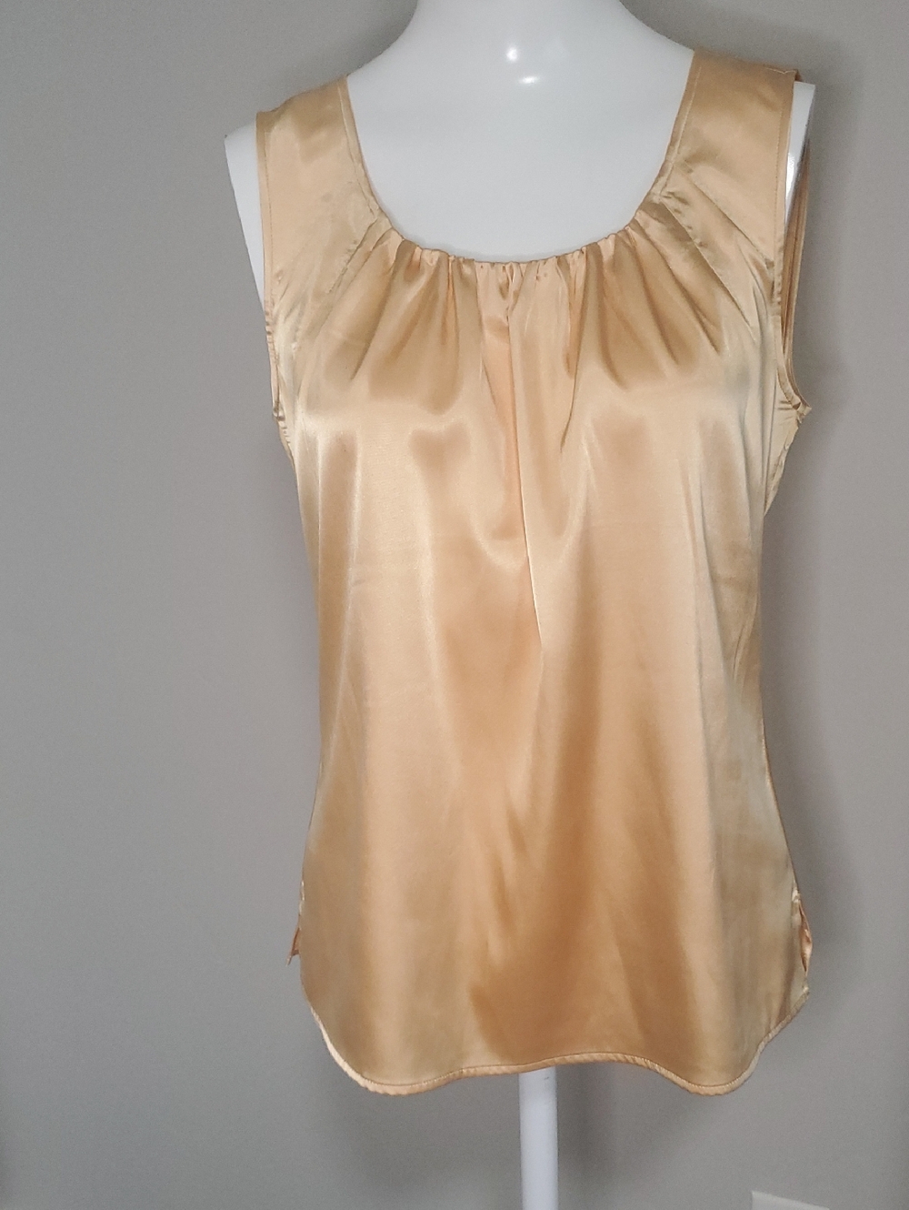 Chico's Satin Scoop-Neck Sleeveless Tank in Champagne Gold